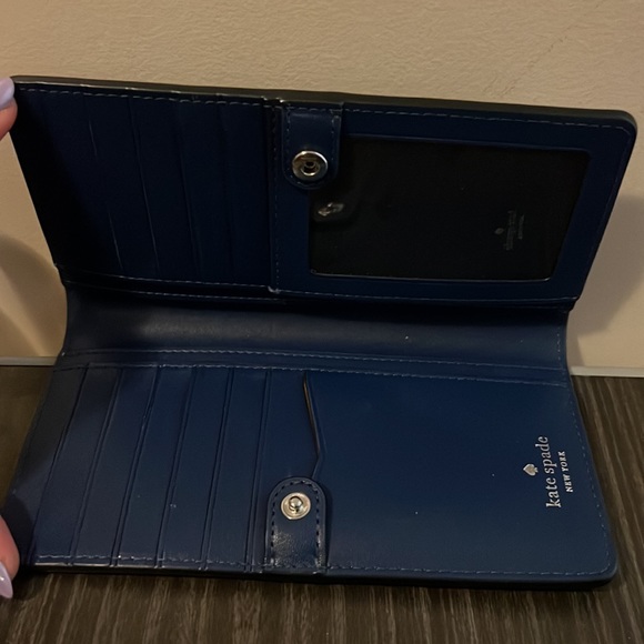 Kate Spade slim bifold wallet - Picture 2 of 2